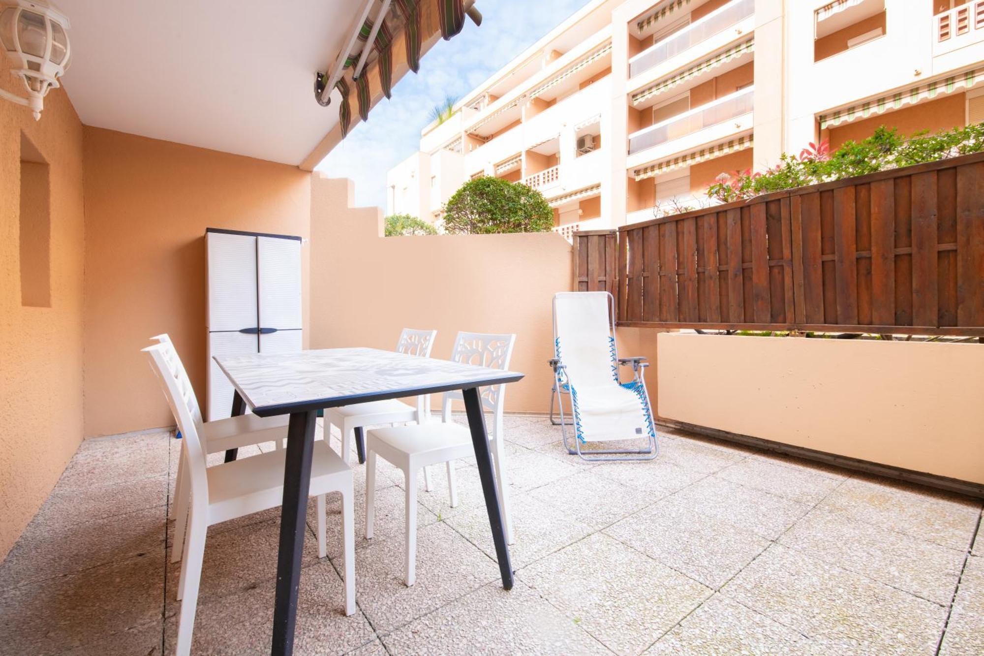 Le Victoria, Centre Ville , Plage Et Parking Gratuit Sainte-Maxime Exterior foto